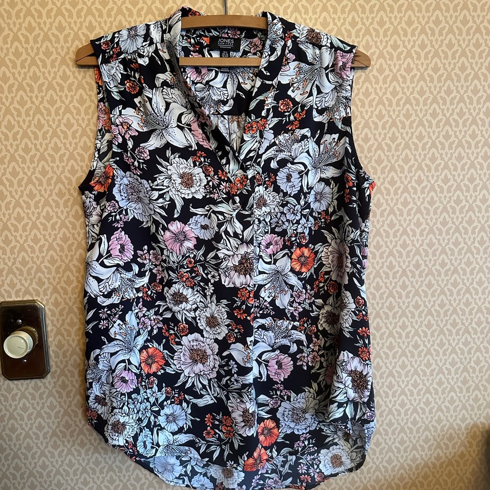 Jones of New York floral blouse, small